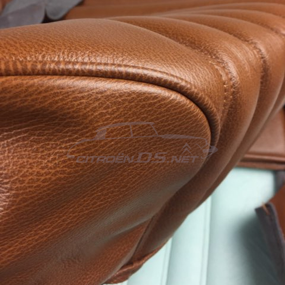 Fabric seat cover for front seat, light brown leather (&quot;Fauve&quot;).
