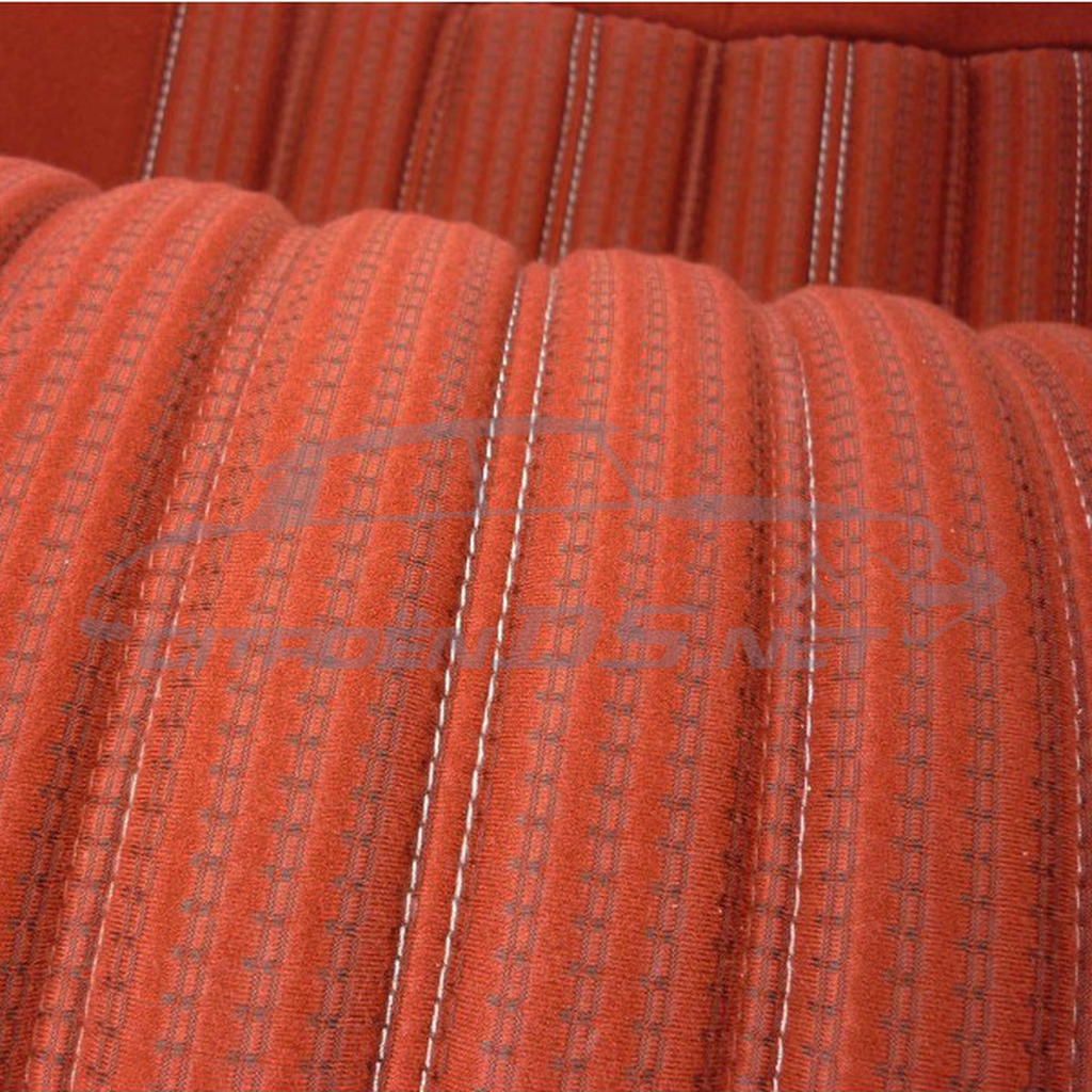 Coiffes Pallas &quot;Rouge Cornaline&quot; carré (1973-‘75), pour sièges AV+AR