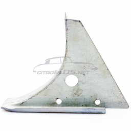 [512538] Triangular support between left rear wheel arch and parcel shelf
